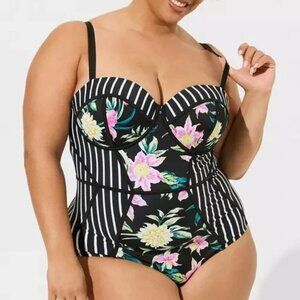 NWT - Torrid Swimsuit - 12/14 - C/D Cup - Slim Fix Underwire Piping One Piece